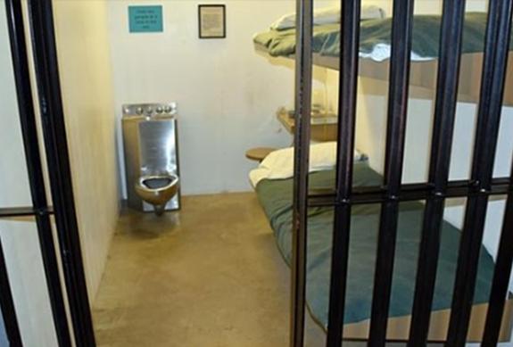 Jail time is part of the conviction penalties for simple battery in Georgia. Avoid jail time and a permanent criminal record by calling criminal lawyer Atlanta Larry Kohn at (404) 567-5515. Free lawyer advice.